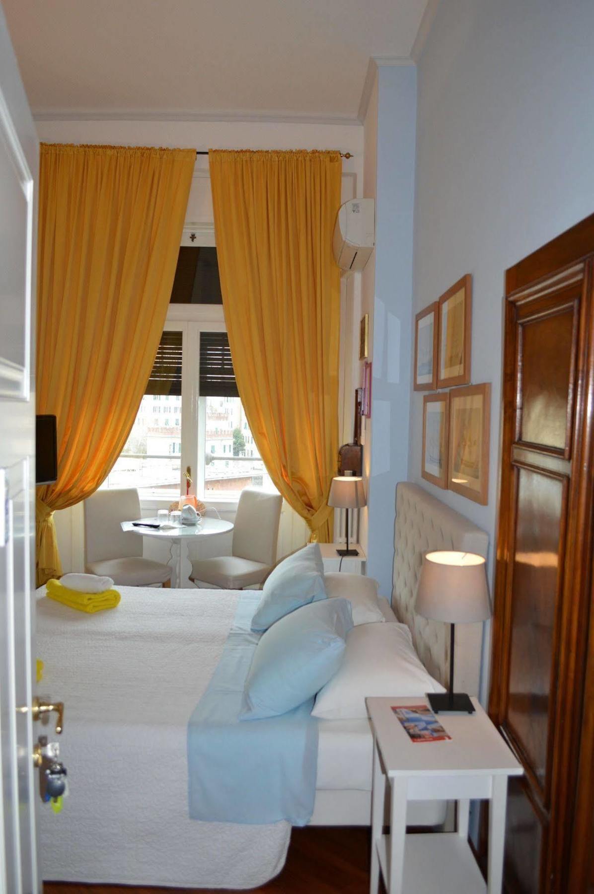 Domitilla Hotel 3*